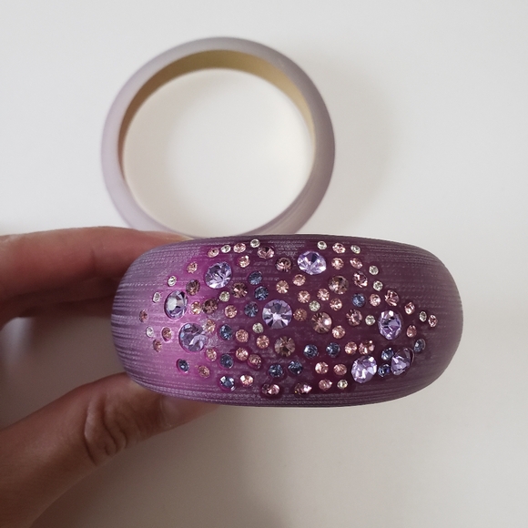 Vintage Purple Plum Carved LUCITE with Rhinestones WIDE Tapered Bangle Bracelet - Picture 2 of 16